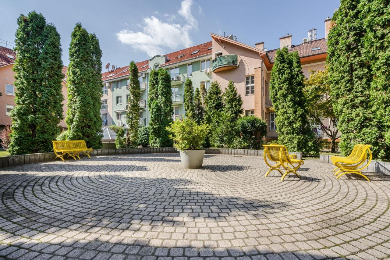 Beautiful Three Bedrooms Apartment With Free Parking Close To The Danube Coast Budapest Ngoại thất bức ảnh