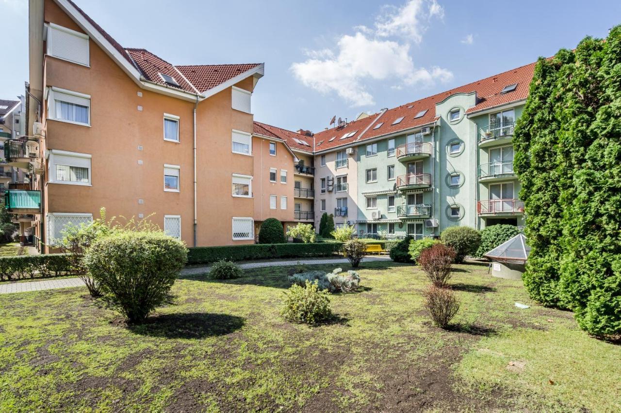 Beautiful Three Bedrooms Apartment With Free Parking Close To The Danube Coast Budapest Ngoại thất bức ảnh