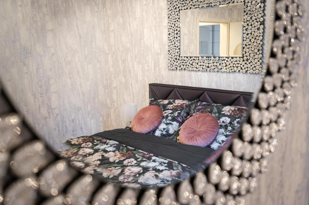 Beautiful Three Bedrooms Apartment With Free Parking Close To The Danube Coast Budapest Ngoại thất bức ảnh