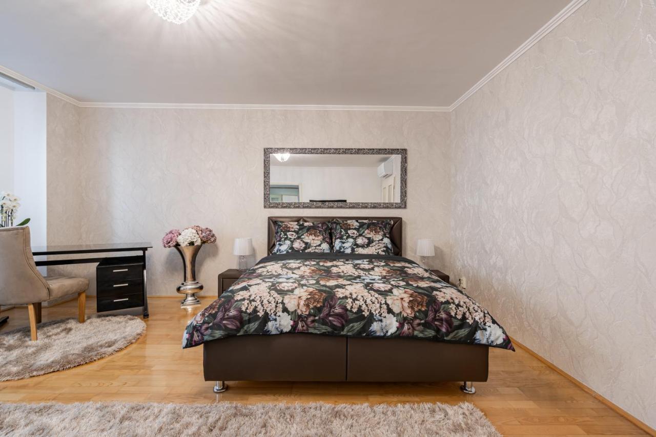 Beautiful Three Bedrooms Apartment With Free Parking Close To The Danube Coast Budapest Ngoại thất bức ảnh