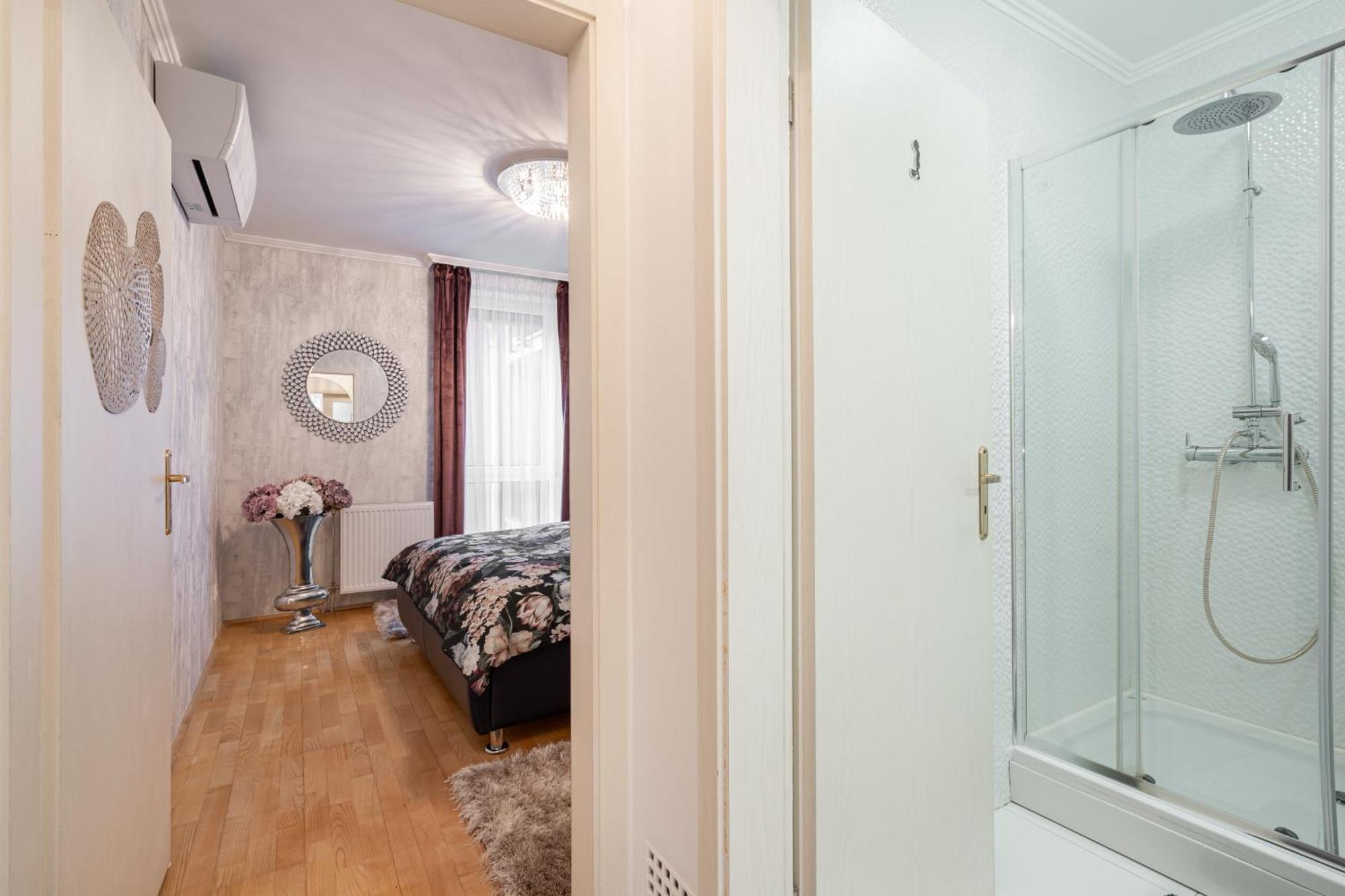 Beautiful Three Bedrooms Apartment With Free Parking Close To The Danube Coast Budapest Ngoại thất bức ảnh