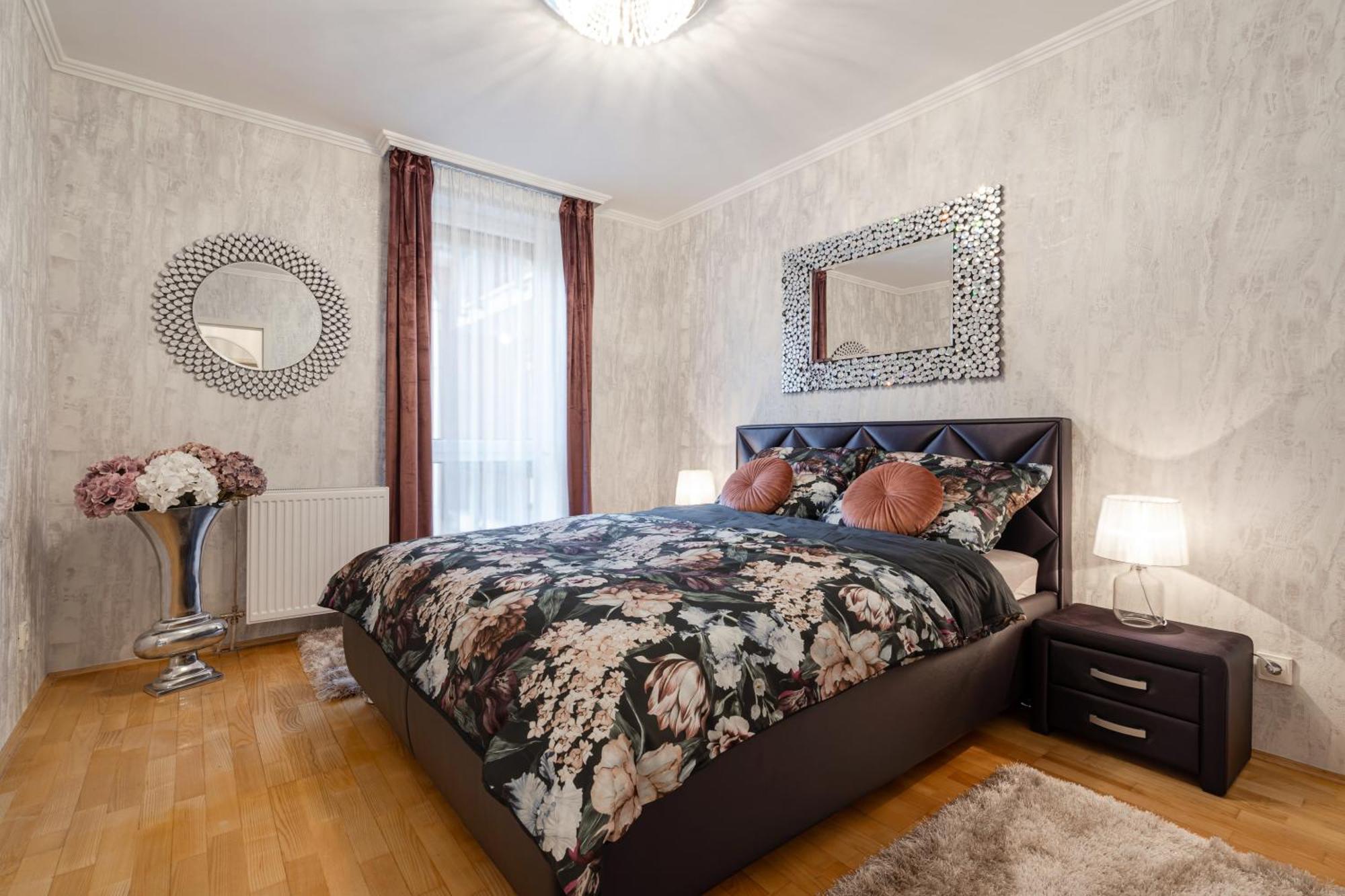 Beautiful Three Bedrooms Apartment With Free Parking Close To The Danube Coast Budapest Ngoại thất bức ảnh