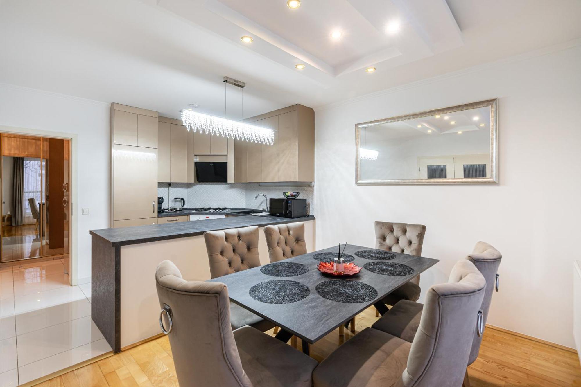 Beautiful Three Bedrooms Apartment With Free Parking Close To The Danube Coast Budapest Ngoại thất bức ảnh
